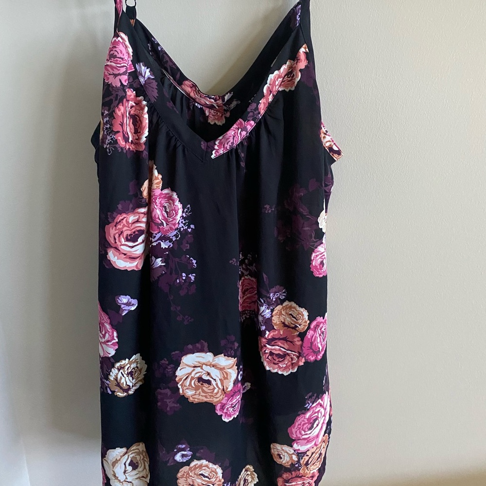 Torrid Sz2 - V Neck Flowy Tank